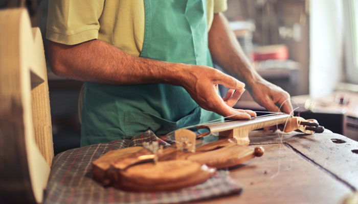 Autre artisan d&rsquo;excellence : le luthier