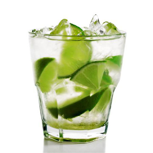 Image d’un verre de cocktail Caipirinha originale