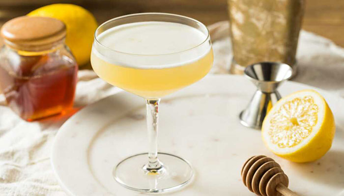 Image d’un verre de cocktail Bee's Knees original
