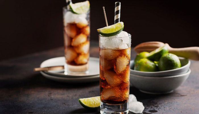 Image d’un verre de cocktail Cuba Libre original
