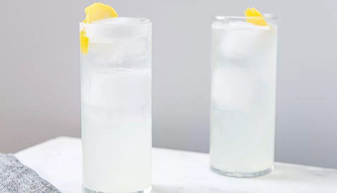 Image d’un verre de cocktail Gin Fizz original