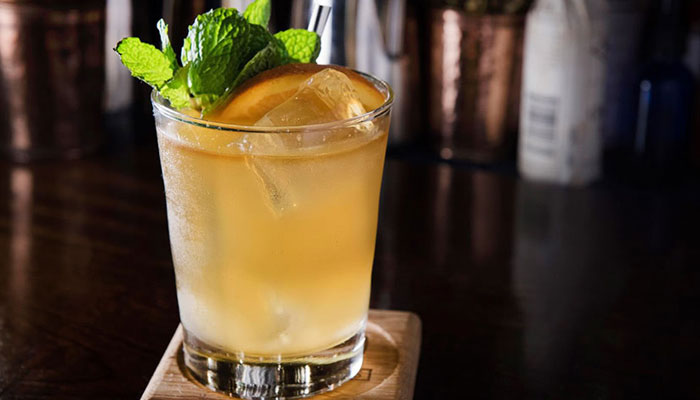 Image d’un verre de cocktail Mai Tai original