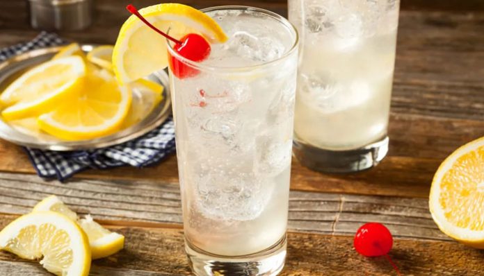 Image d’un verre de cocktail Tom Collins original