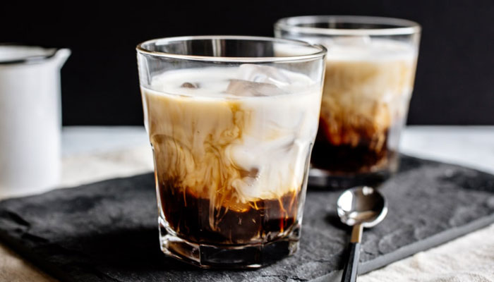Image d’un verre de cocktail White Russian original