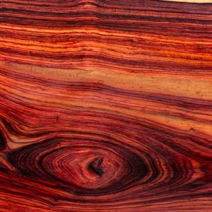 Photo - Matière première du parfum : bois de rose