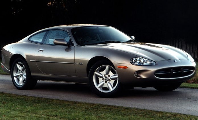 histoire-presentation-voiture-jaguar-xk8-xkr Présentation de la voiture Jaguar XK8/XKR