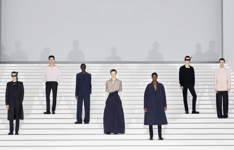Dior Homme : l&rsquo;audace couture de Kim Jones applaudie debout